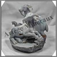 CHEVRES (Trio) - CALCEDOINE Cristallise - 200x170x130 mm - 2780 grammes - A001