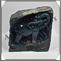 ELEPHANT - DUMORTIERITE - 120x110x50 mm - 1 690 grammes - A003