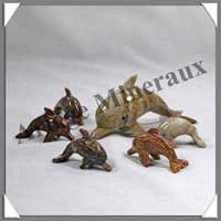 DAUPHIN SAUTEUR - STEATITE - Famille (Mre + 5 Petits) - A