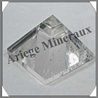 CRISTAL de ROCHE - PYRAMIDE - 53x53x45 mm - 135 grammes - C009
