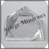 CRISTAL de ROCHE - PYRAMIDE - 53x53x45 mm - 135 grammes - C009