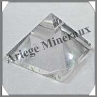 CRISTAL de ROCHE - PYRAMIDE - 53x53x45 mm - 135 grammes - C009