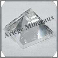 CRISTAL de ROCHE - PYRAMIDE - 43x43x35 mm - 78 grammes - C012