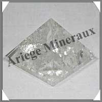 CRISTAL de ROCHE - PYRAMIDE - 63x63x55 mm - 220 grammes - C018