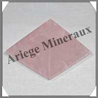 QUARTZ ROSE - PYRAMIDE - 49x49x34 mm - 90 grammes - C011