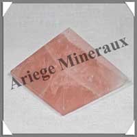 QUARTZ ROSE - PYRAMIDE - 55x55x40 mm - 130 grammes - C013